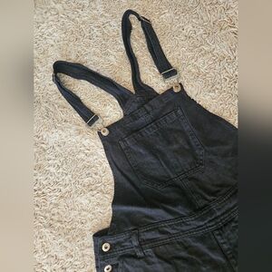 Forever 21+ - Overall Shorts - plus size 0x - black w/ distress design